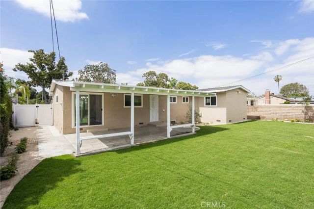 1137 W Baker, Fullerton, CA 92833
