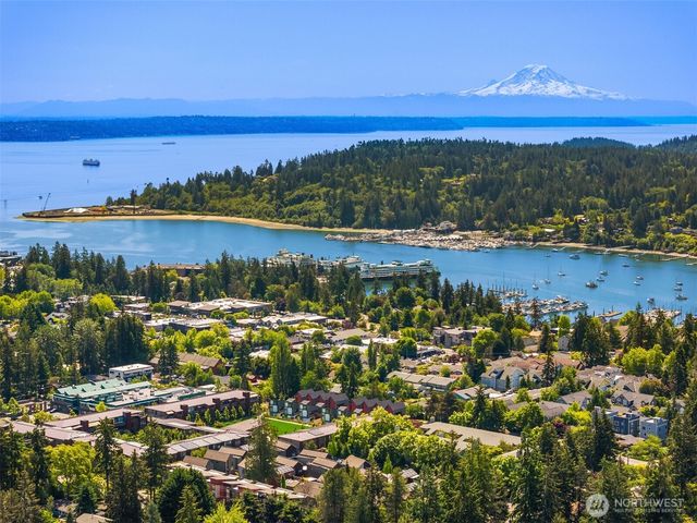 230 Canopy Path NW, Bainbridge Island, WA 98110