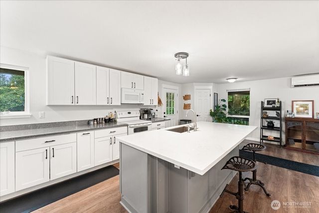 4002 55th Street Ct NW, Gig Harbor, WA 98335