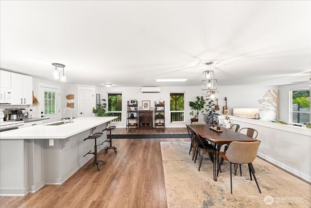 4002 55th Street Ct NW, Gig Harbor, WA 98335