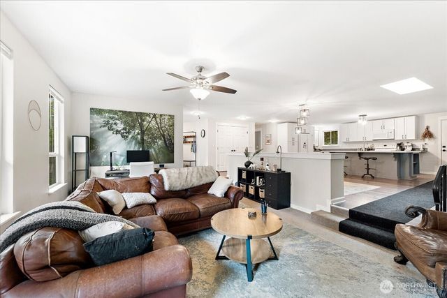 4002 55th Street Ct NW, Gig Harbor, WA 98335