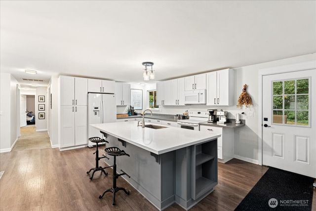 4002 55th Street Ct NW, Gig Harbor, WA 98335