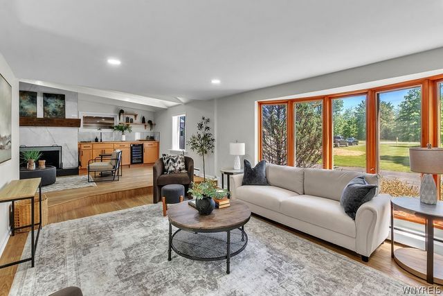 1940 Stony Point Road, Grand Island, NY 14072
