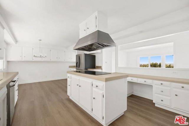 1680 Alta Mura Road, Pacific Palisades, CA 90272