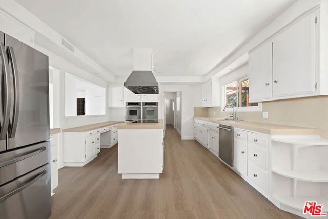 1680 Alta Mura Road, Pacific Palisades, CA 90272