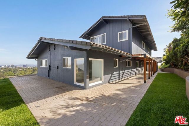 1680 Alta Mura Road, Pacific Palisades, CA 90272