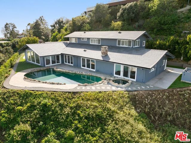1680 Alta Mura Road, Pacific Palisades, CA 90272