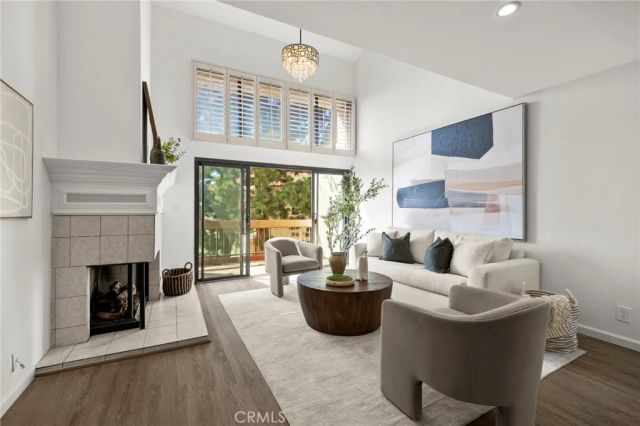 8180 Manitoba 334, Playa Del Rey, CA 90293