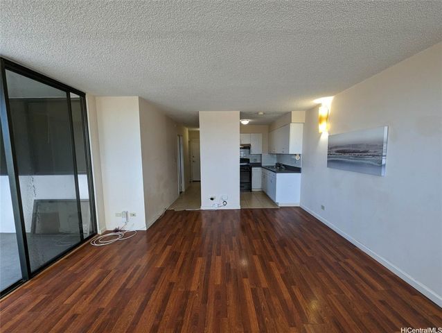 1571 Piikoi Street 704, Honolulu, HI 96822