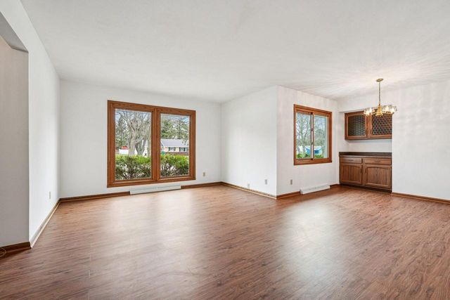N69W7173 Bridge ROAD, Cedarburg, WI 53012