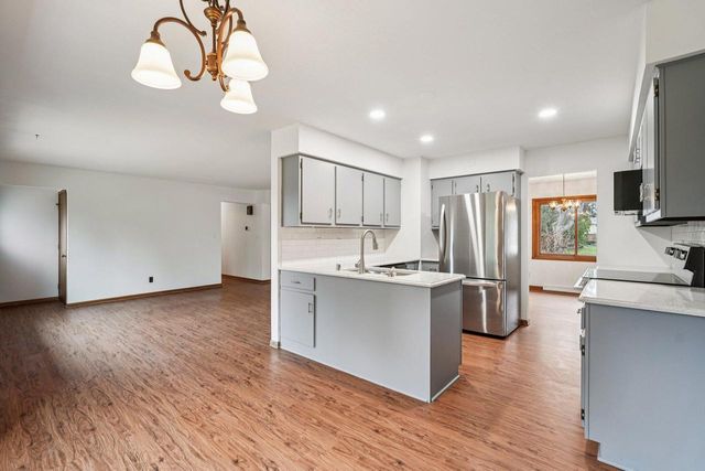 N69W7173 Bridge ROAD, Cedarburg, WI 53012