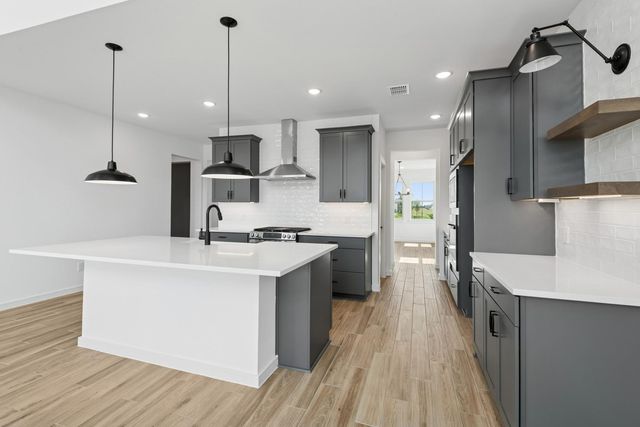 303 Boulden Court, Sealy, TX 77474