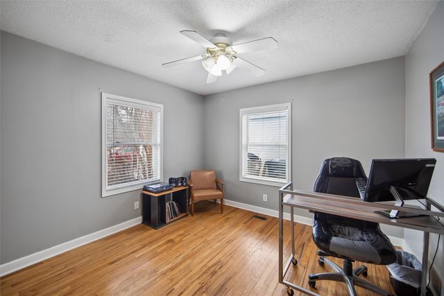 1989 SW 9th Street, Des Moines, IA 50315