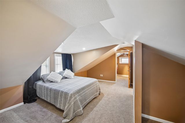 1989 SW 9th Street, Des Moines, IA 50315