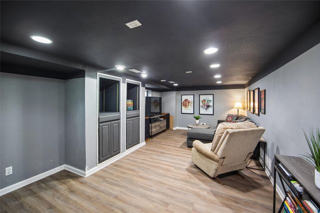 1989 SW 9th Street, Des Moines, IA 50315