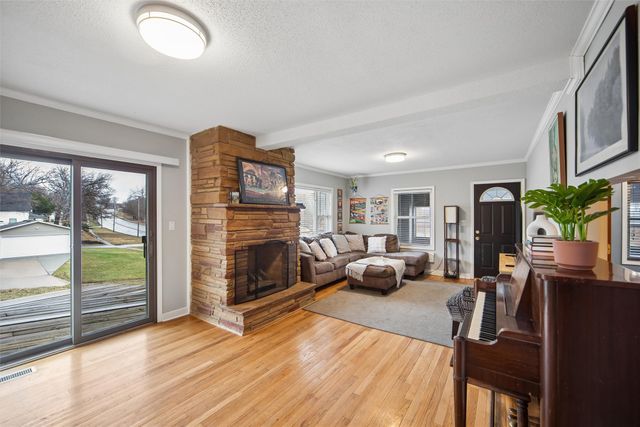 1989 SW 9th Street, Des Moines, IA 50315