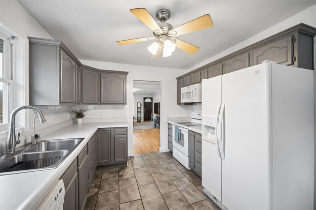 1989 SW 9th Street, Des Moines, IA 50315