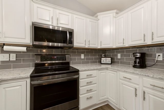 10701 W Dallas, Wichita, KS 67215