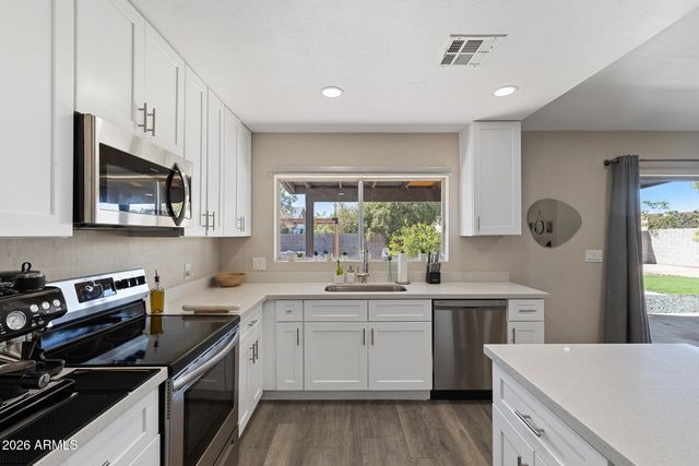 2210 E EDGEWOOD Avenue, Mesa, AZ 85204