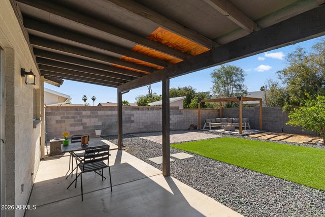 2210 E EDGEWOOD Avenue, Mesa, AZ 85204