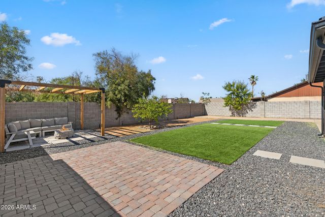 2210 E EDGEWOOD Avenue, Mesa, AZ 85204