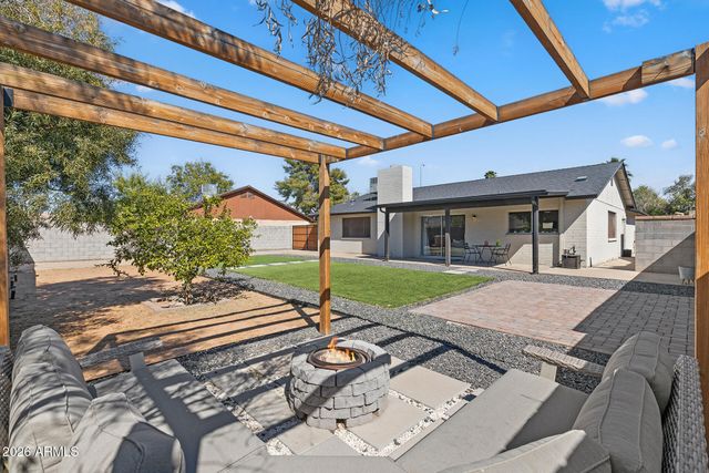 2210 E EDGEWOOD Avenue, Mesa, AZ 85204