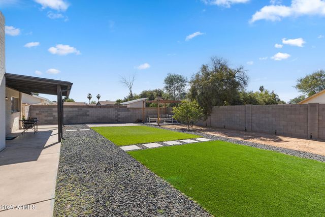 2210 E EDGEWOOD Avenue, Mesa, AZ 85204