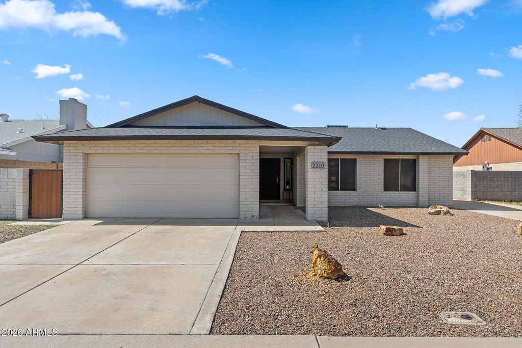 2210 E EDGEWOOD Avenue, Mesa, AZ 85204