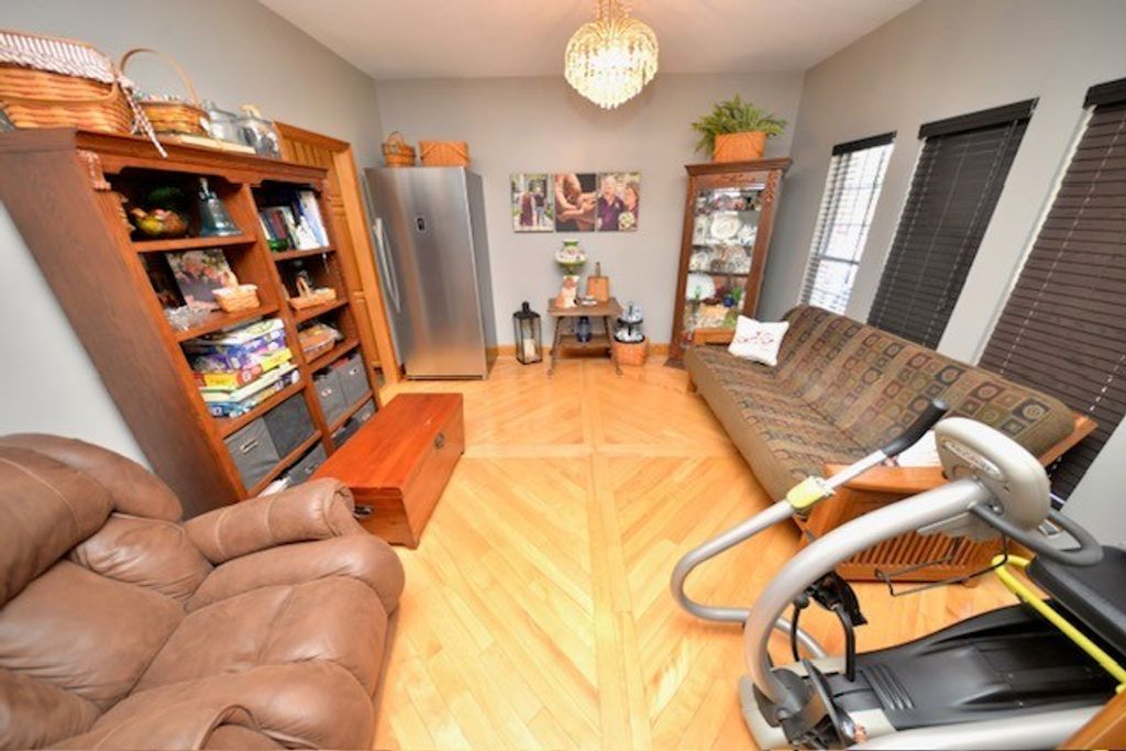 Image 14 of property listing at 3804 Fairfield Road, Mt Vernon, IL 62864