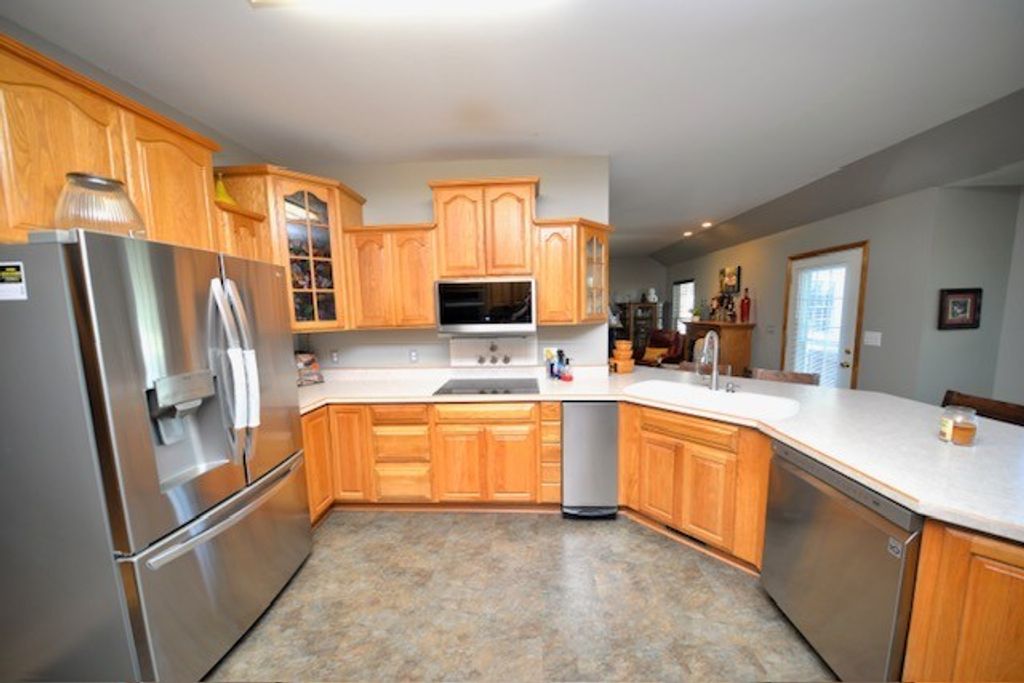 Image 25 of property listing at 3804 Fairfield Road, Mt Vernon, IL 62864