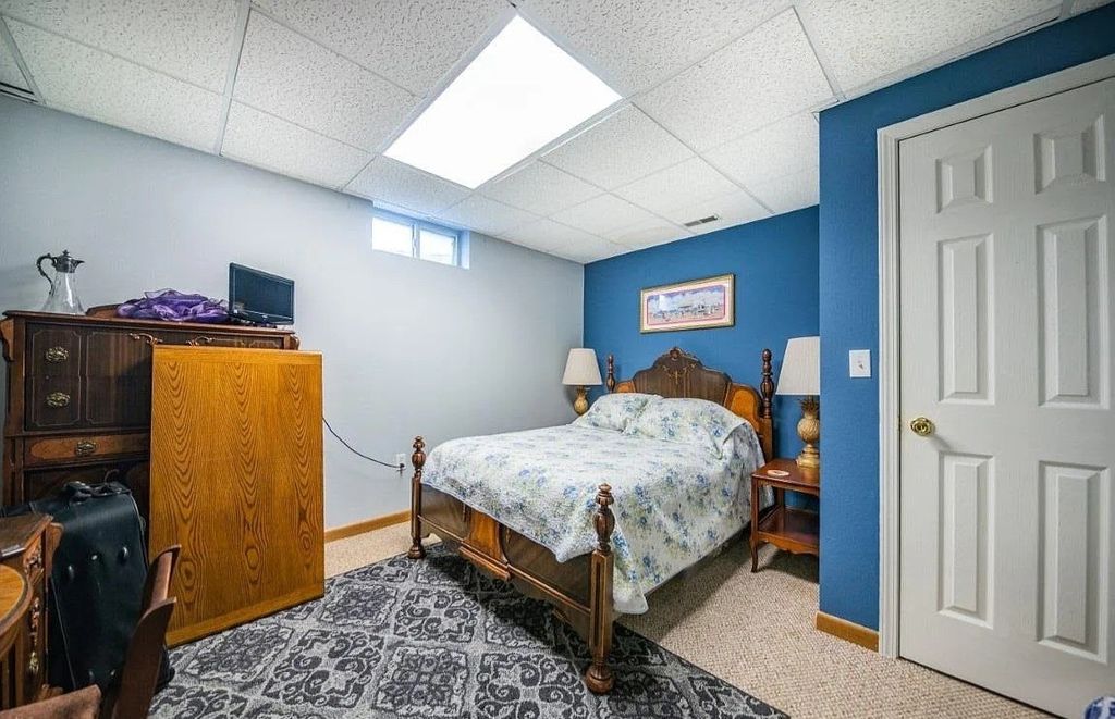 Image 30 of property listing at 3804 Fairfield Road, Mt Vernon, IL 62864