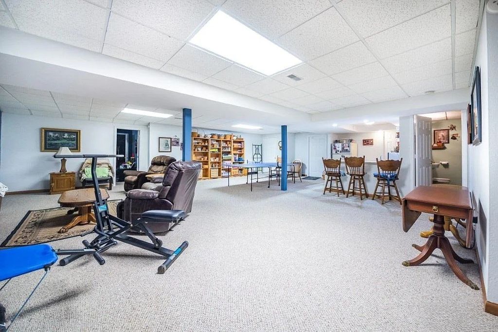 Image 34 of property listing at 3804 Fairfield Road, Mt Vernon, IL 62864