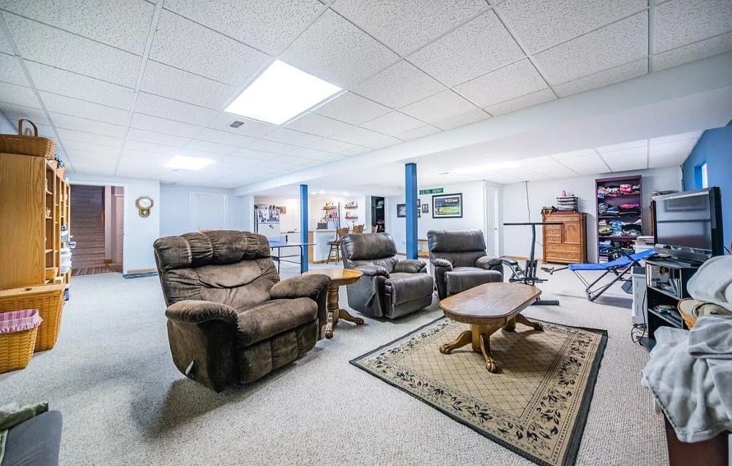 Image 35 of property listing at 3804 Fairfield Road, Mt Vernon, IL 62864