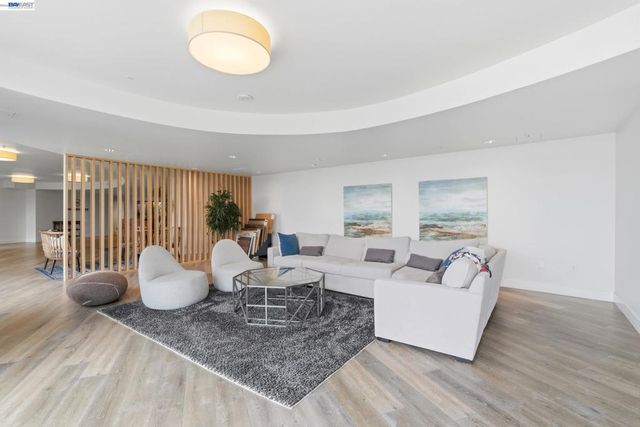 3535 Wawona St 315, San Francisco, CA 94116