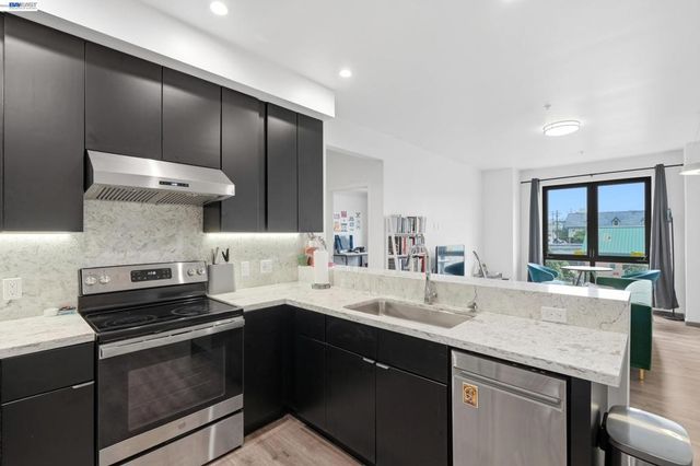 3535 Wawona St 315, San Francisco, CA 94116