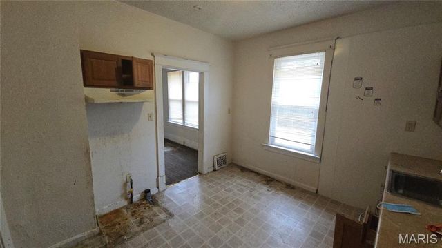 6350 Madison Avenue, St Louis, MO 63134