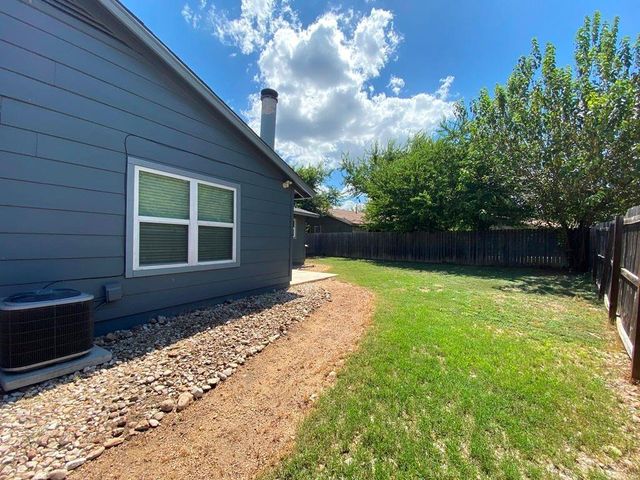 3411 Lynridge DR B, Austin, TX 78723