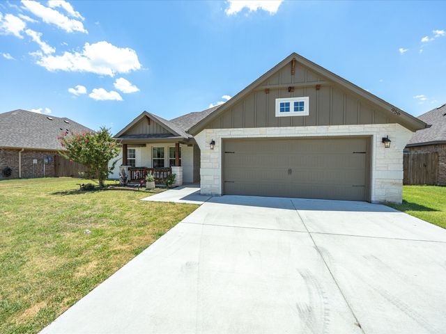 956 Sam Street, Springtown, TX 76082