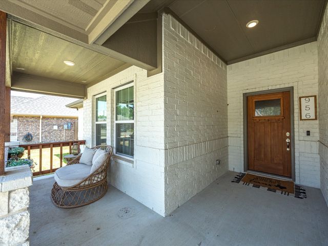 956 Sam Street, Springtown, TX 76082