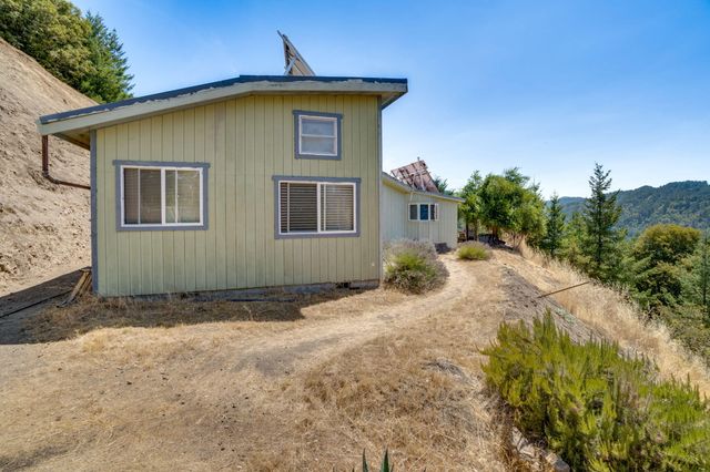 745 Applewood Road, Honeydew, CA 95545