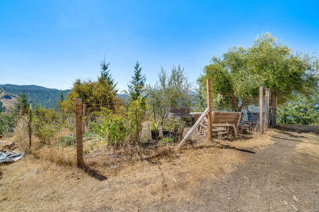 745 Applewood Road, Honeydew, CA 95545