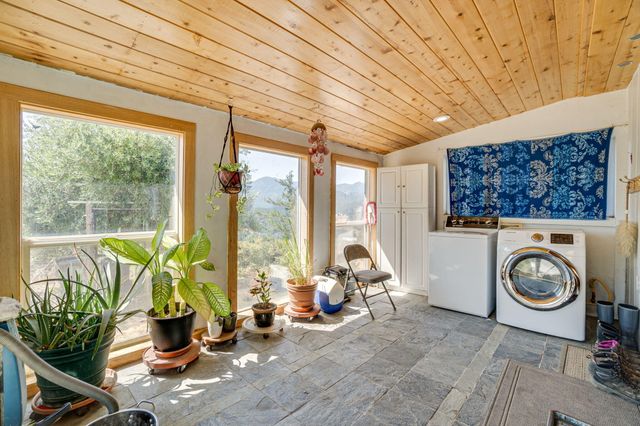 745 Applewood Road, Honeydew, CA 95545