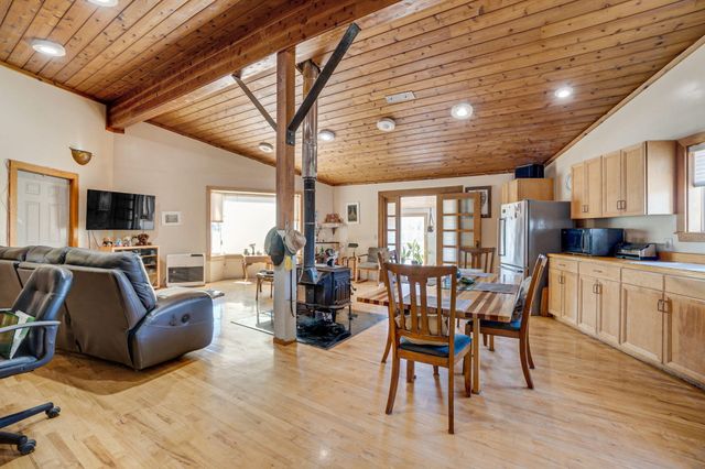 745 Applewood Road, Honeydew, CA 95545