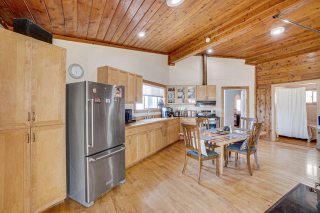 745 Applewood Road, Honeydew, CA 95545