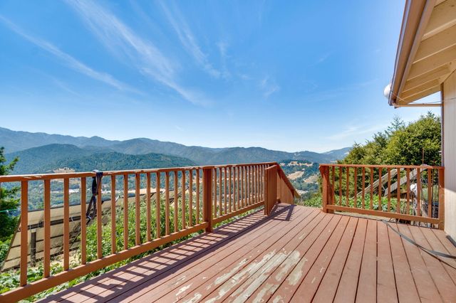 745 Applewood Road, Honeydew, CA 95545