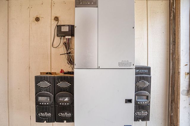 745 Applewood Road, Honeydew, CA 95545