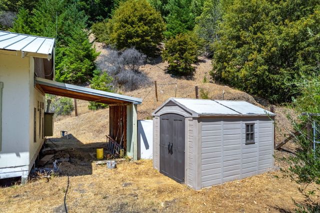 745 Applewood Road, Honeydew, CA 95545