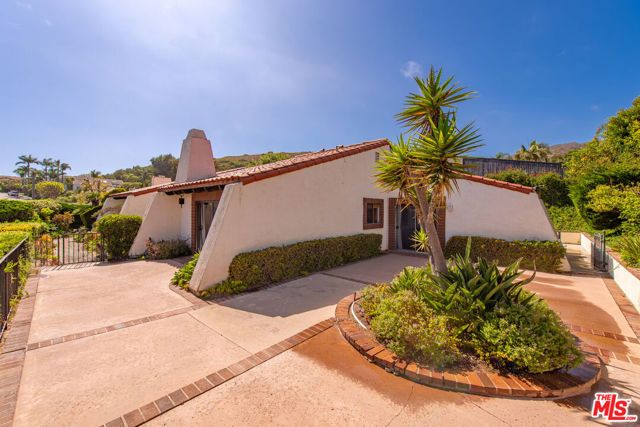 3636 Malibu Country Drive, Malibu, CA 90265