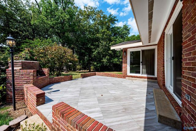 5808 Lenlock Circle SE, Huntsville, AL 35802