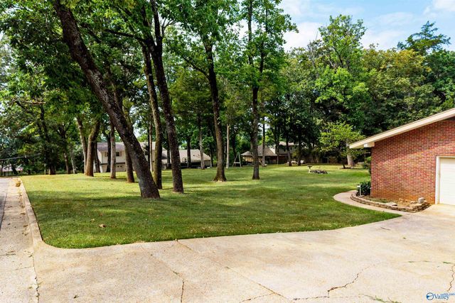 5808 Lenlock Circle SE, Huntsville, AL 35802